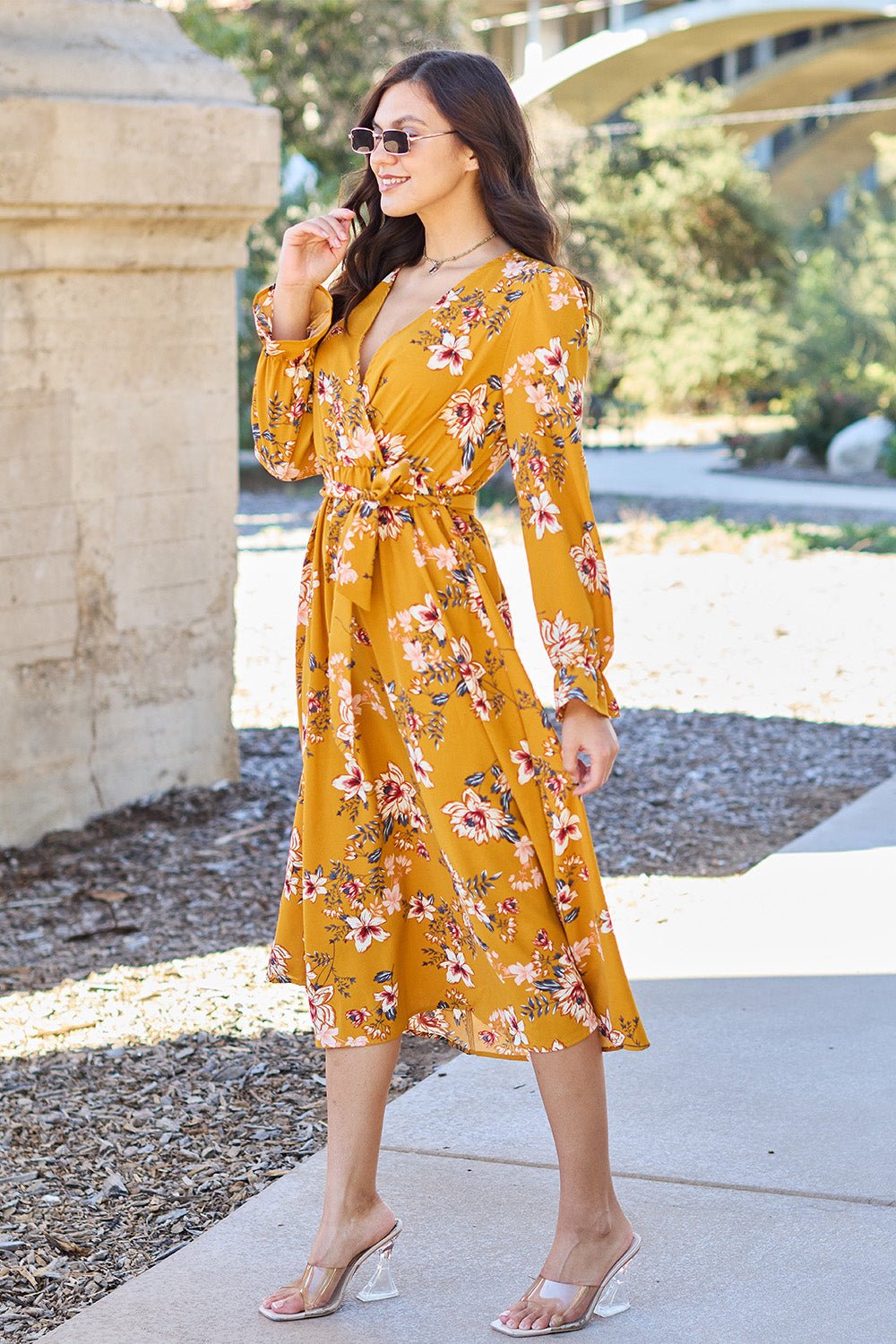 Double Take - Floral Tie Back Flounce Sleeve Midi Dress in Caramel