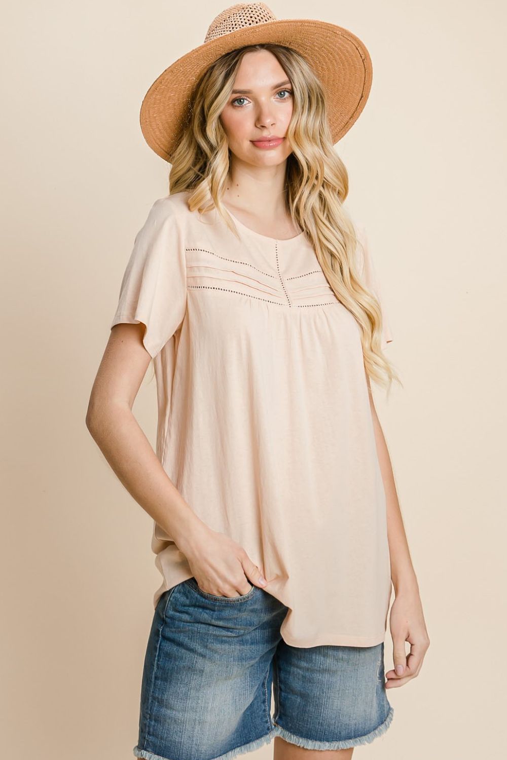 Eyelet Detail Crew Neck Short Sleeve T-Shirt in PeachT-ShirtCotton Bleu