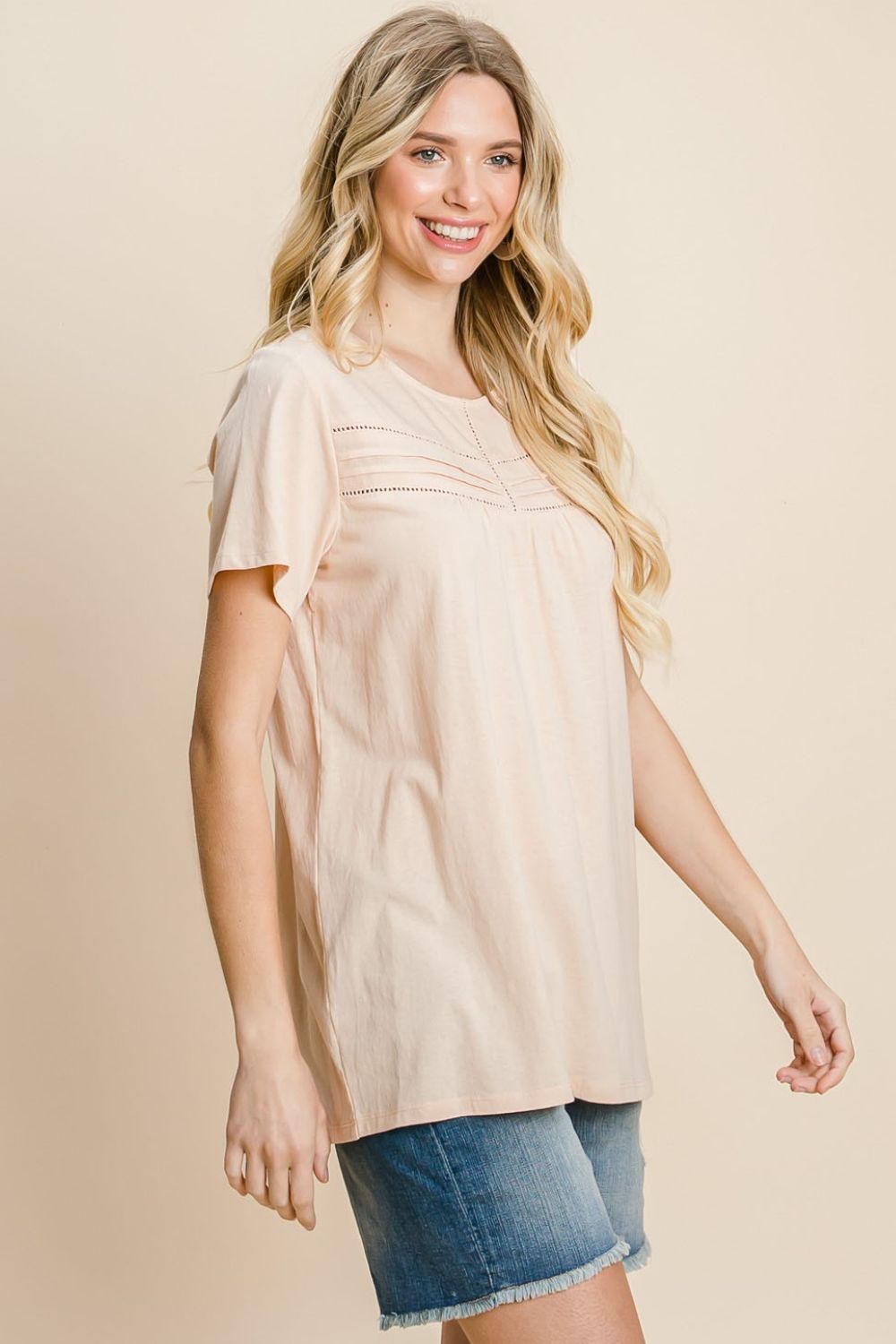 Eyelet Detail Crew Neck Short Sleeve T-Shirt in PeachT-ShirtCotton Bleu