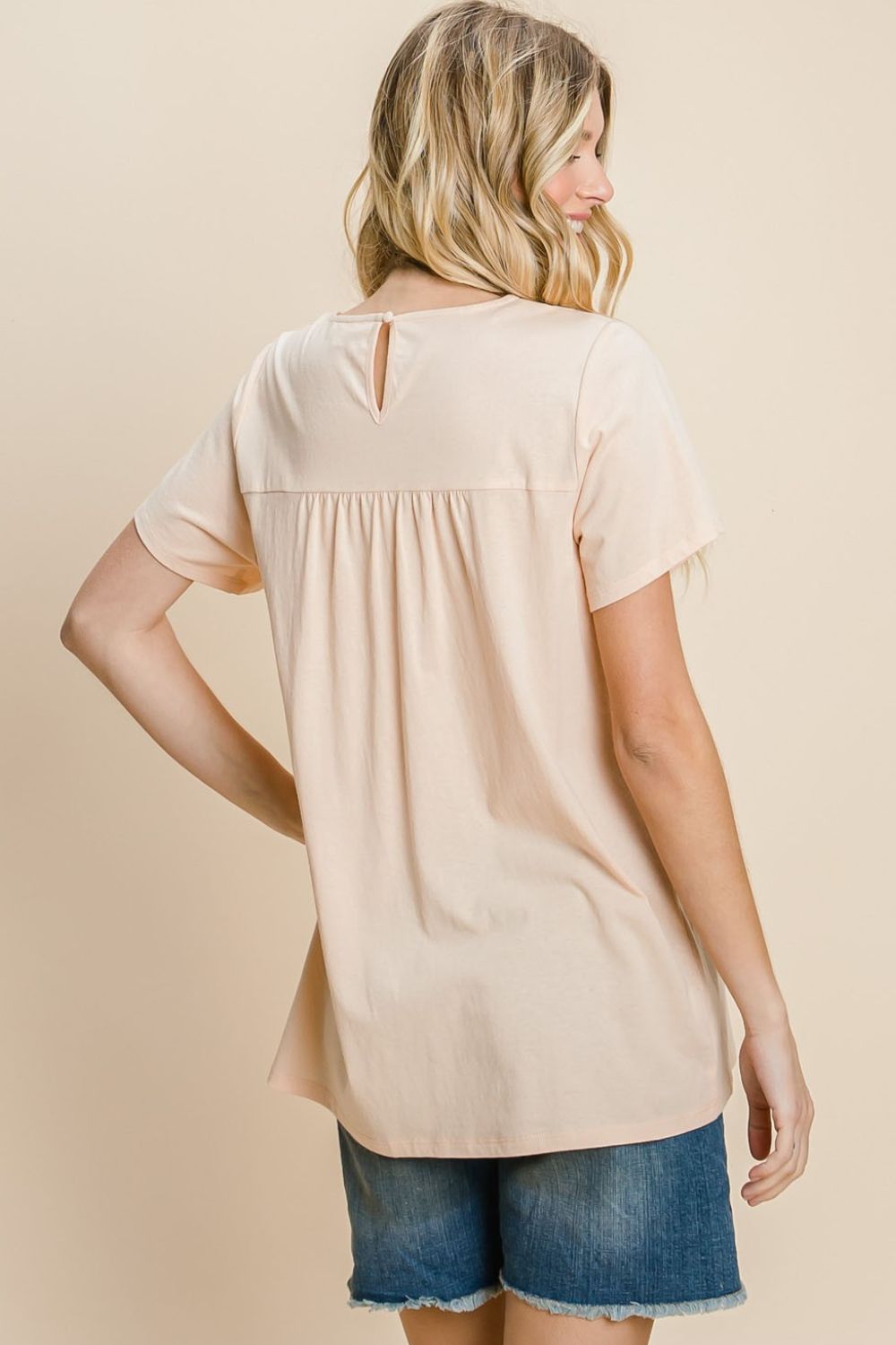 Eyelet Detail Crew Neck Short Sleeve T-Shirt in PeachT-ShirtCotton Bleu