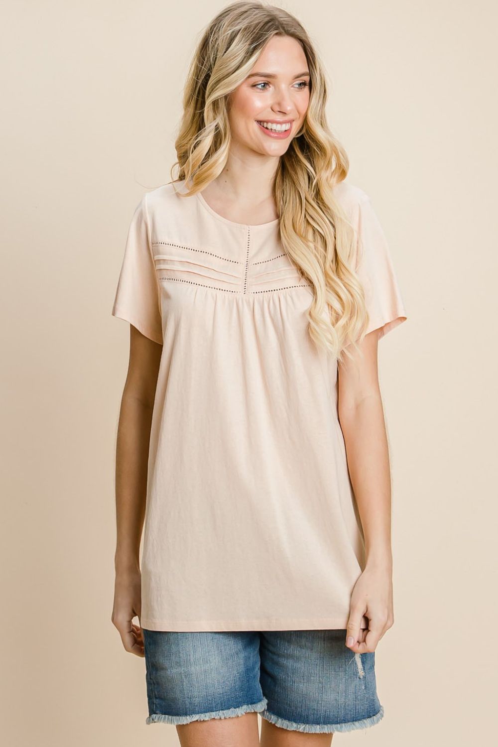 Eyelet Detail Crew Neck Short Sleeve T-Shirt in PeachT-ShirtCotton Bleu