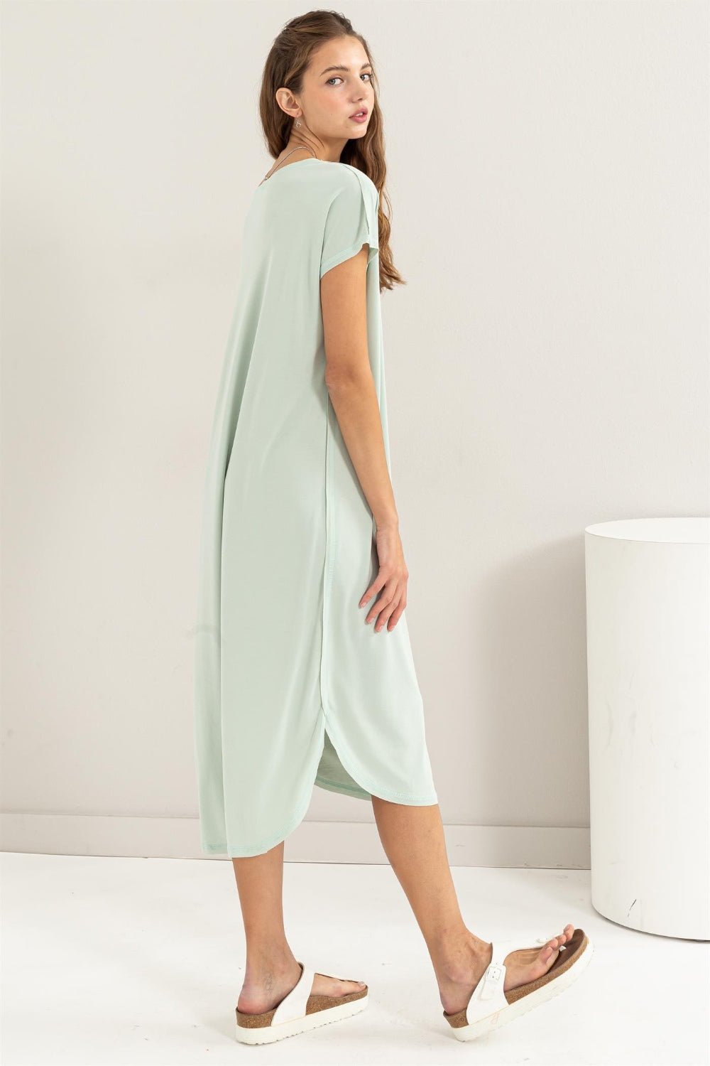 Short Sleeve High-Low Hem Midi Dress in Mint