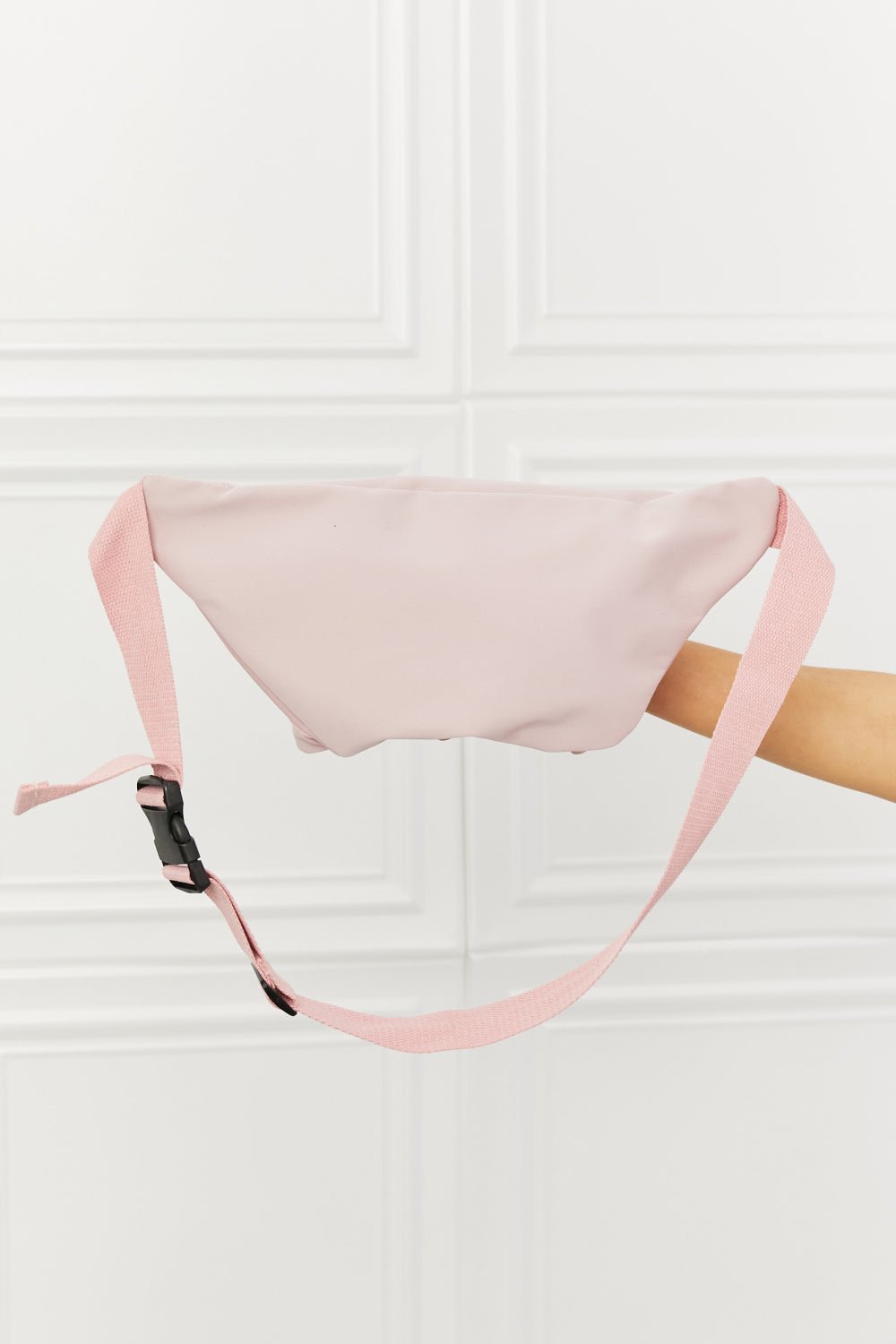 FAME ACCESSORIESWaist Sling Bag in Blush Pink