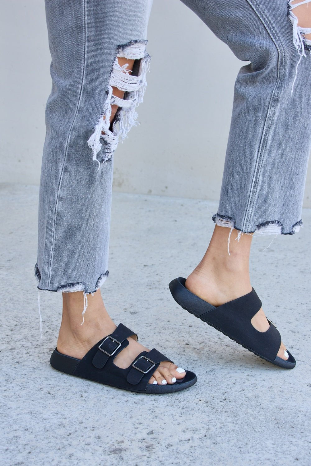 Forever Link - Black Double Buckle Open Toe Sandals