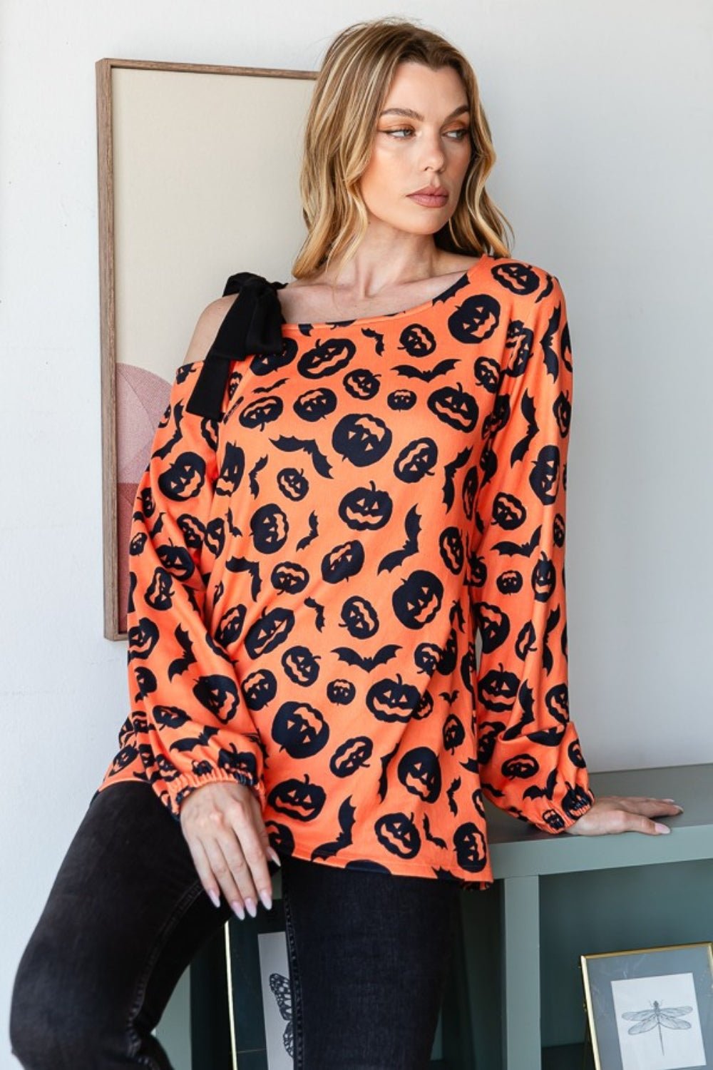 Heimish - Pumpkin Print One Shoulder Long Sleeve T-Shirt in Orange Multi