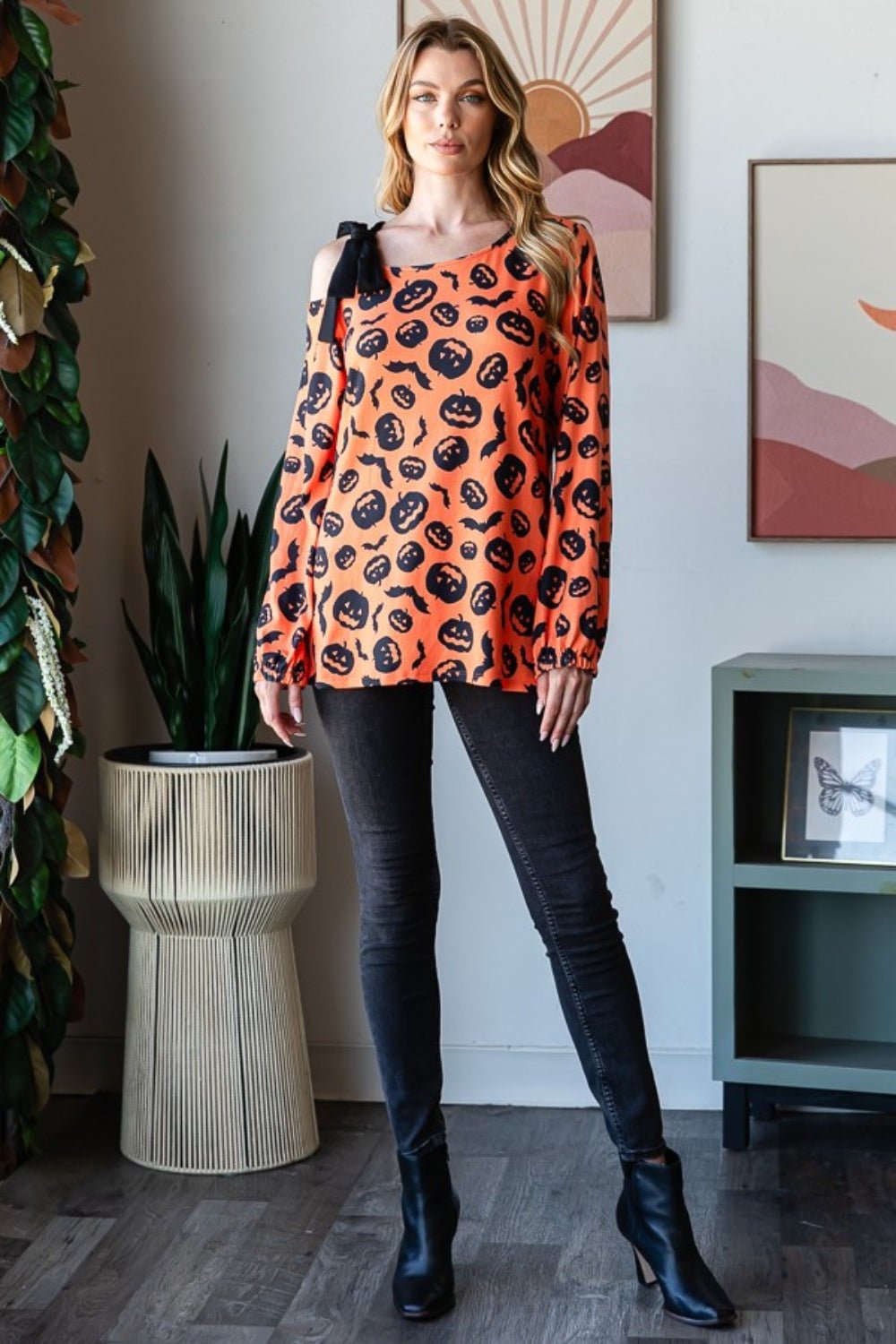 Heimish - Pumpkin Print One Shoulder Long Sleeve T-Shirt in Orange Multi