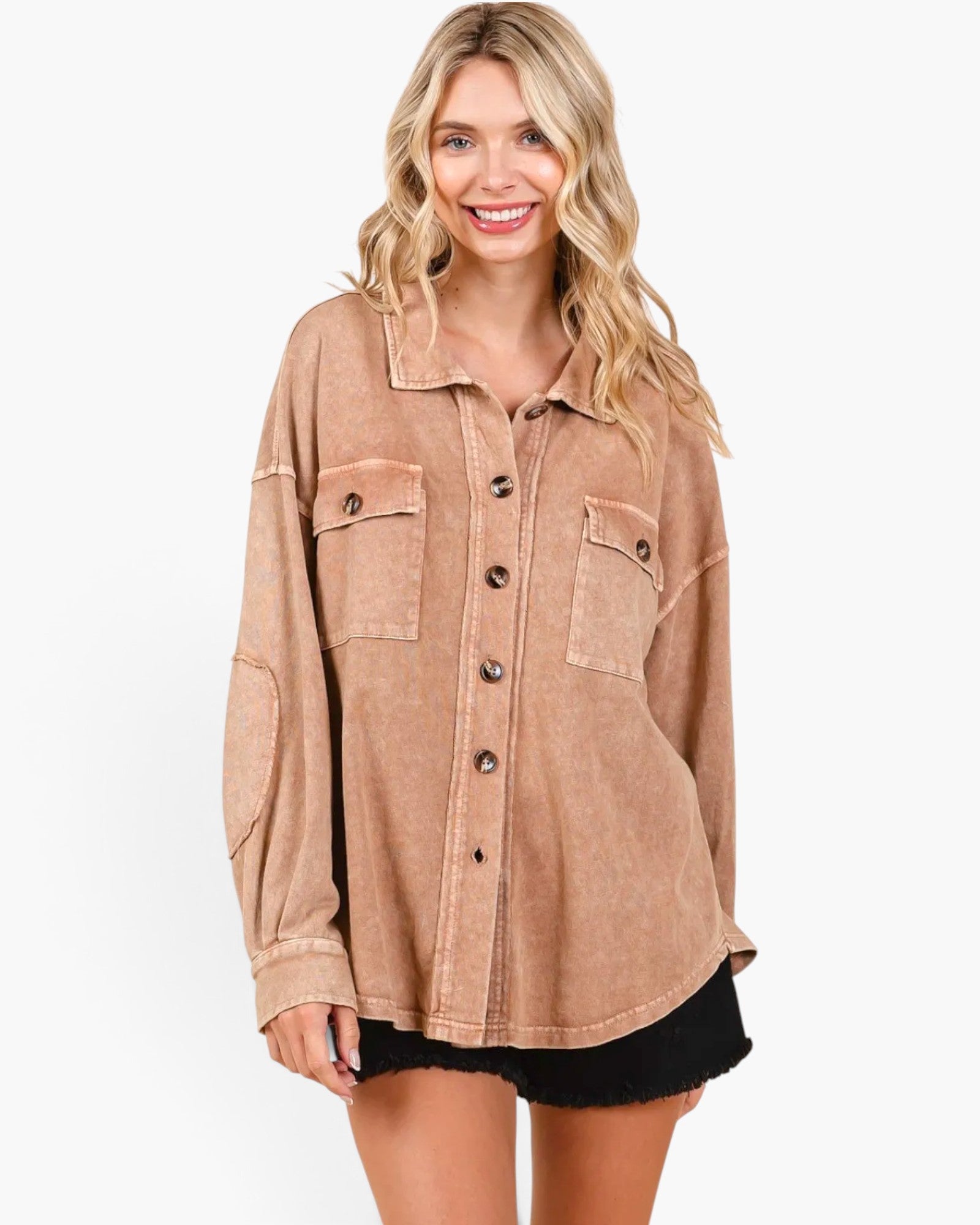 Chaqueta de rizo francés con lavado mineral en color camel