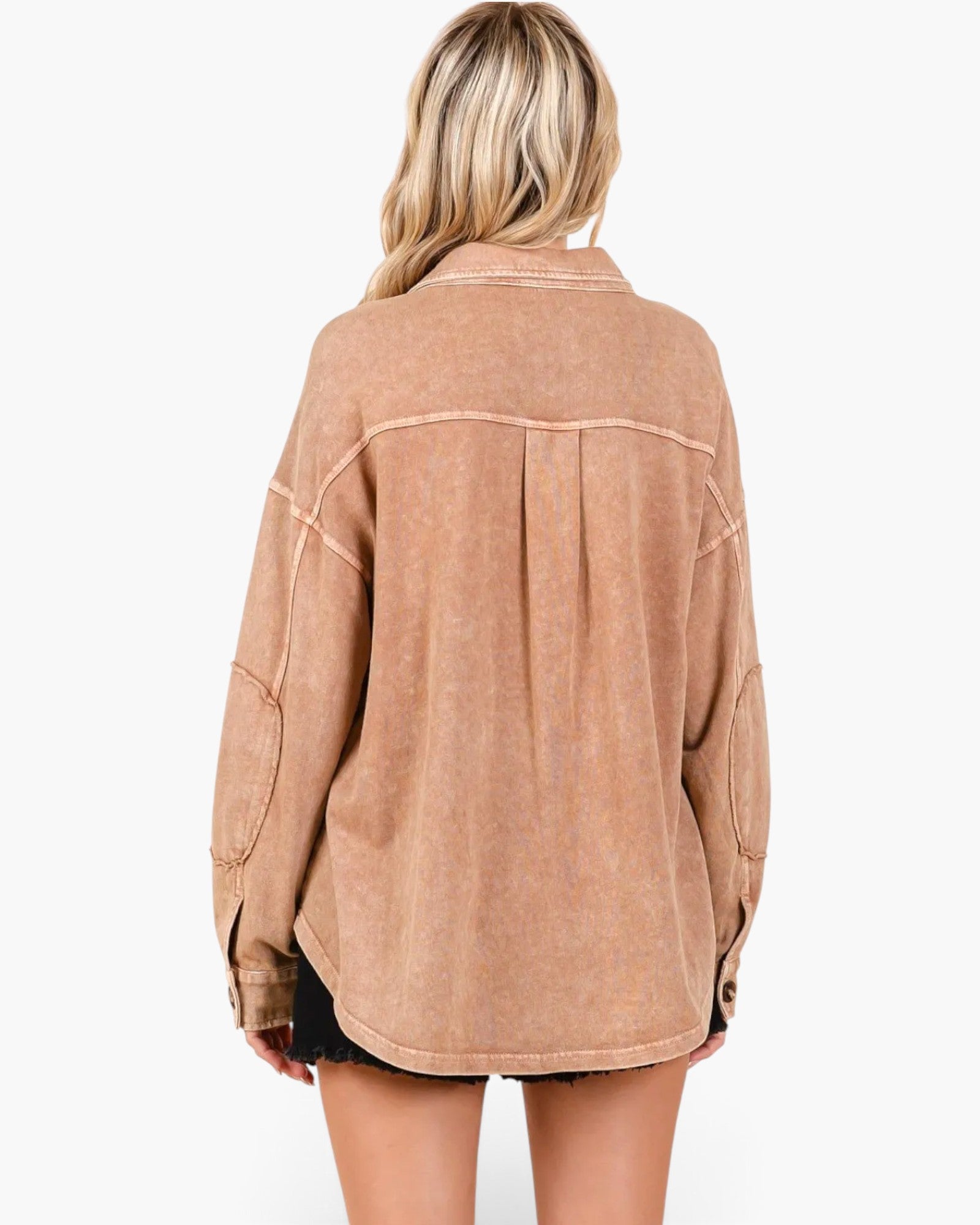 Chaqueta de rizo francés con lavado mineral en color camel