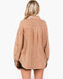 Chaqueta de rizo francés con lavado mineral en color camel