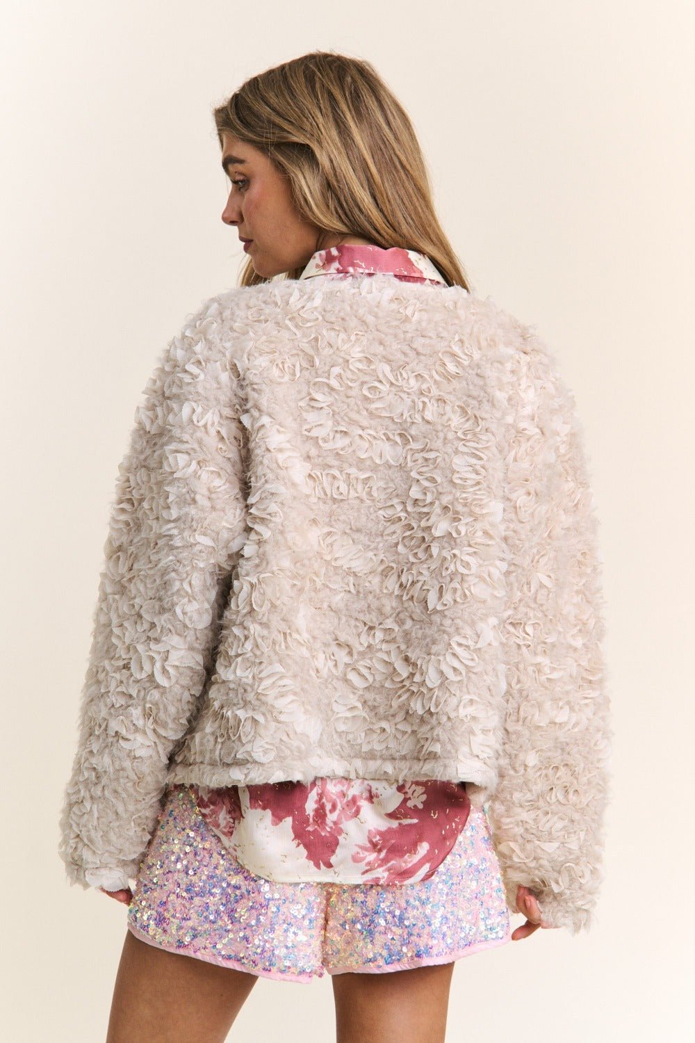 J.NNA - Ruffled Sherpa Jacket in Ash Beige