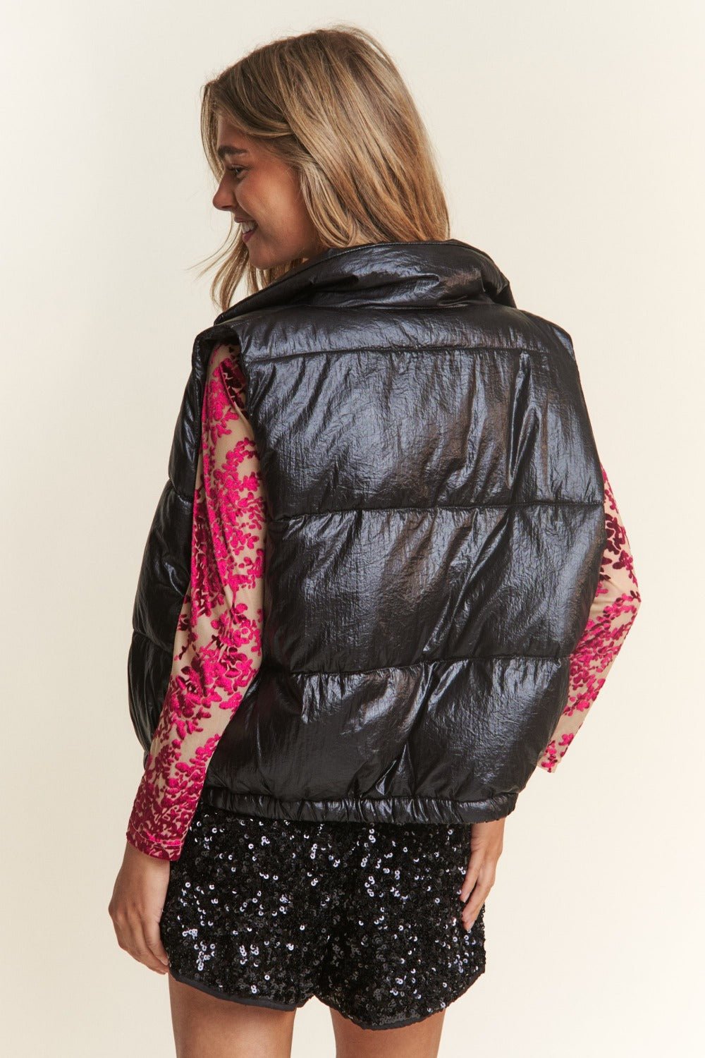 J.NNA - Snap and Zip Shiny Metallic Puffer Vest in Obsidian