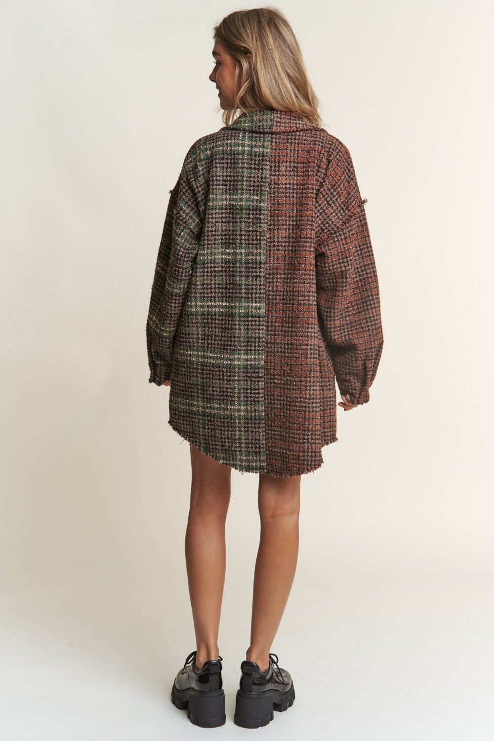 J.NNA - Snap Down Plaid Longline Shacket in Misty Forest