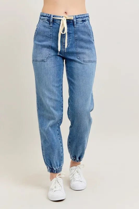 Judy Blue - Drawstring Jogger Jeans in Medium Wash Denim
