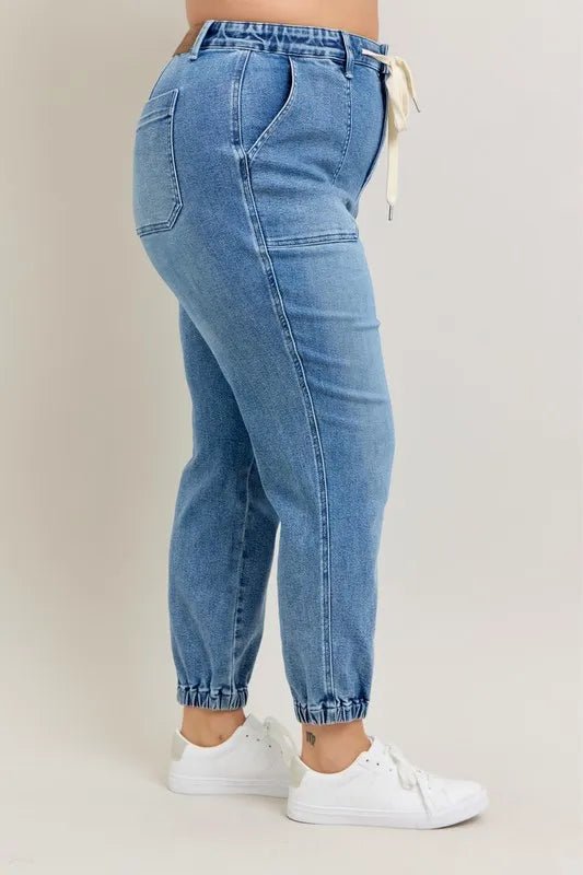 Judy Blue - Drawstring Jogger Jeans in Medium Wash Denim
