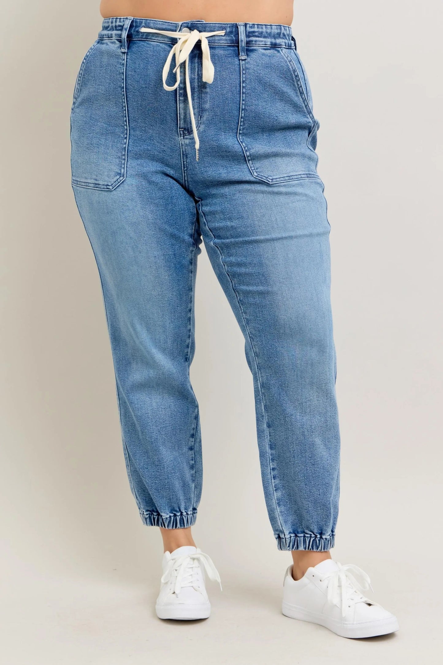 Judy Blue - Drawstring Jogger Jeans in Medium Wash Denim