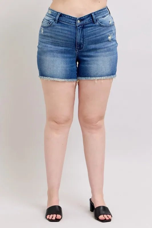 Judy Blue - Frayed Hem Mid - Rise Denim Shorts – Medium Wash
