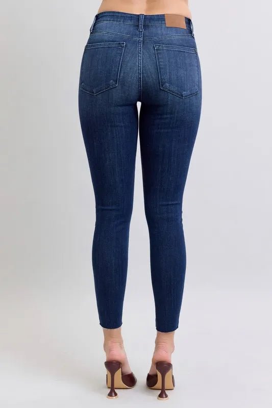 Judy Blue - High Rise Ankle Skinny Jeans in Dark Wash