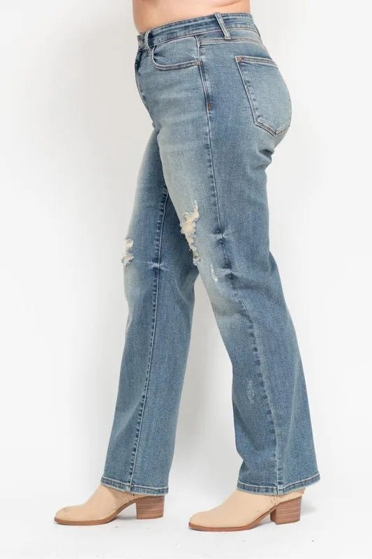 Judy Blue - High Rise Distressed Straight Jeans in Light Wash