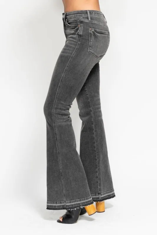 Judy Blue - High Rise Flare Jeans in Washed Black Denim