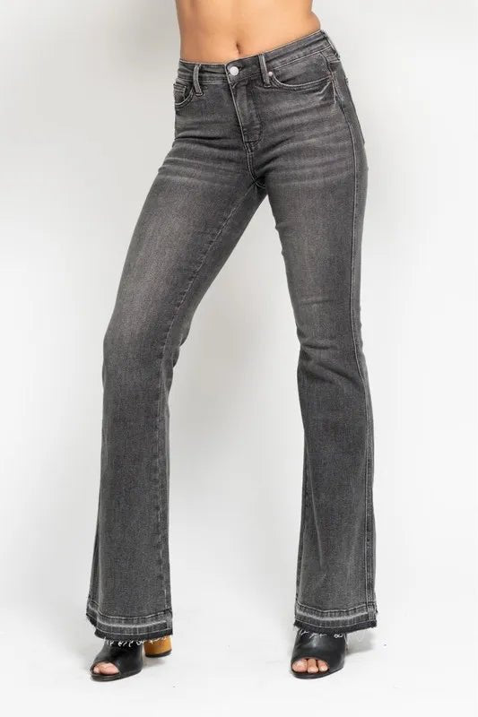 Judy Blue - High Rise Flare Jeans in Washed Black Denim
