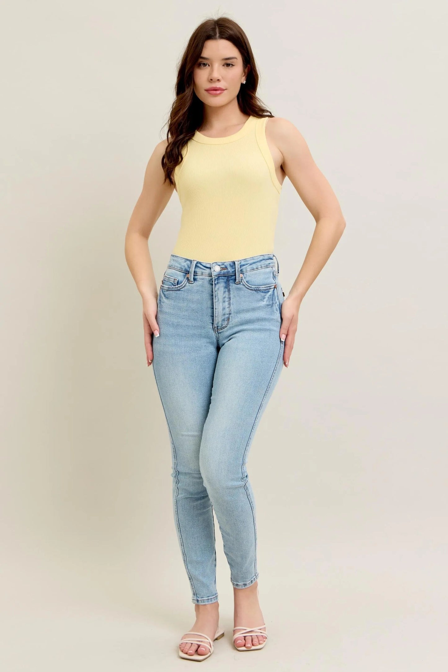 Judy Blue - High Rise Skinny Jeans in Light Blue Wash