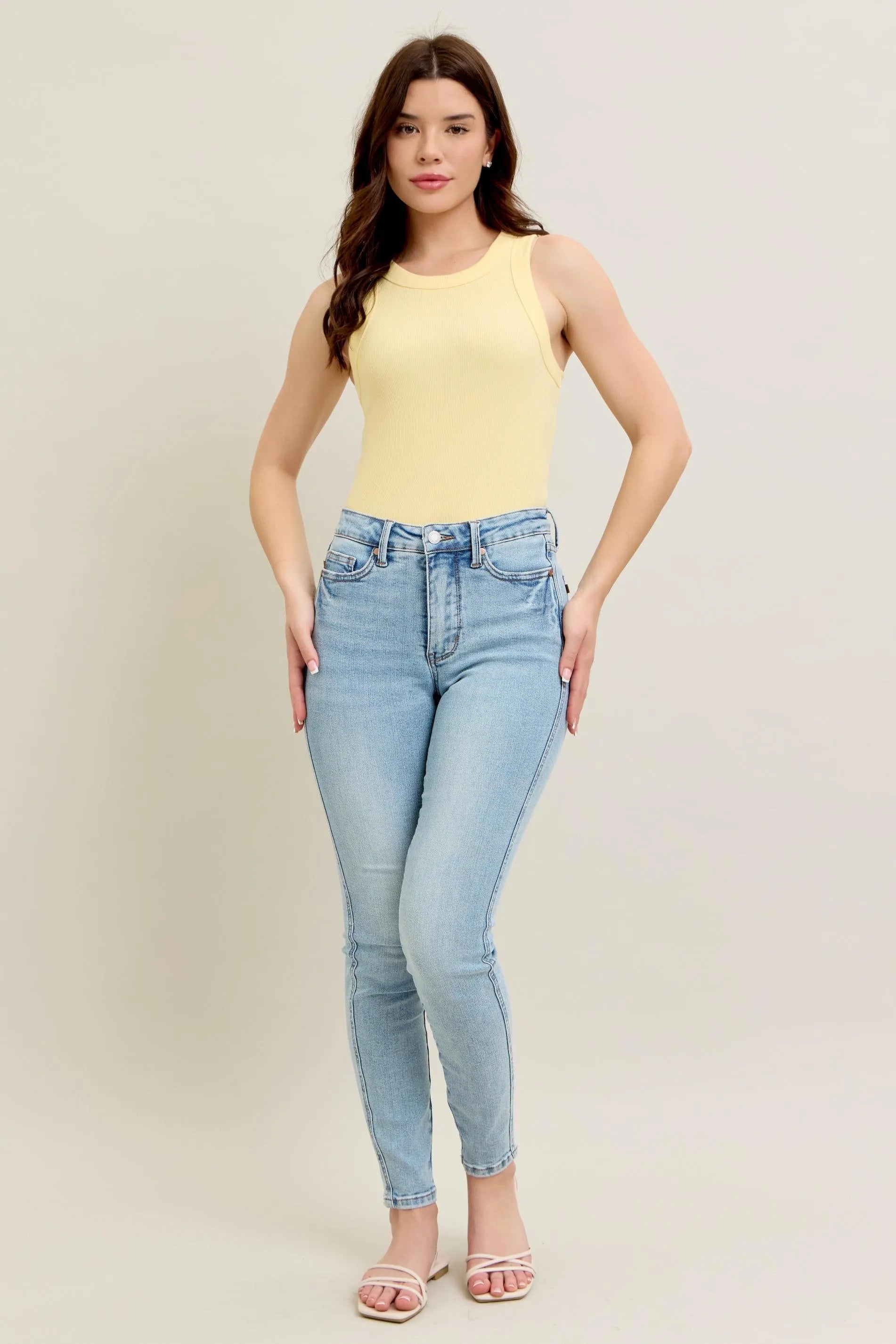 Judy Blue - High Rise Skinny Jeans in Light Blue Wash