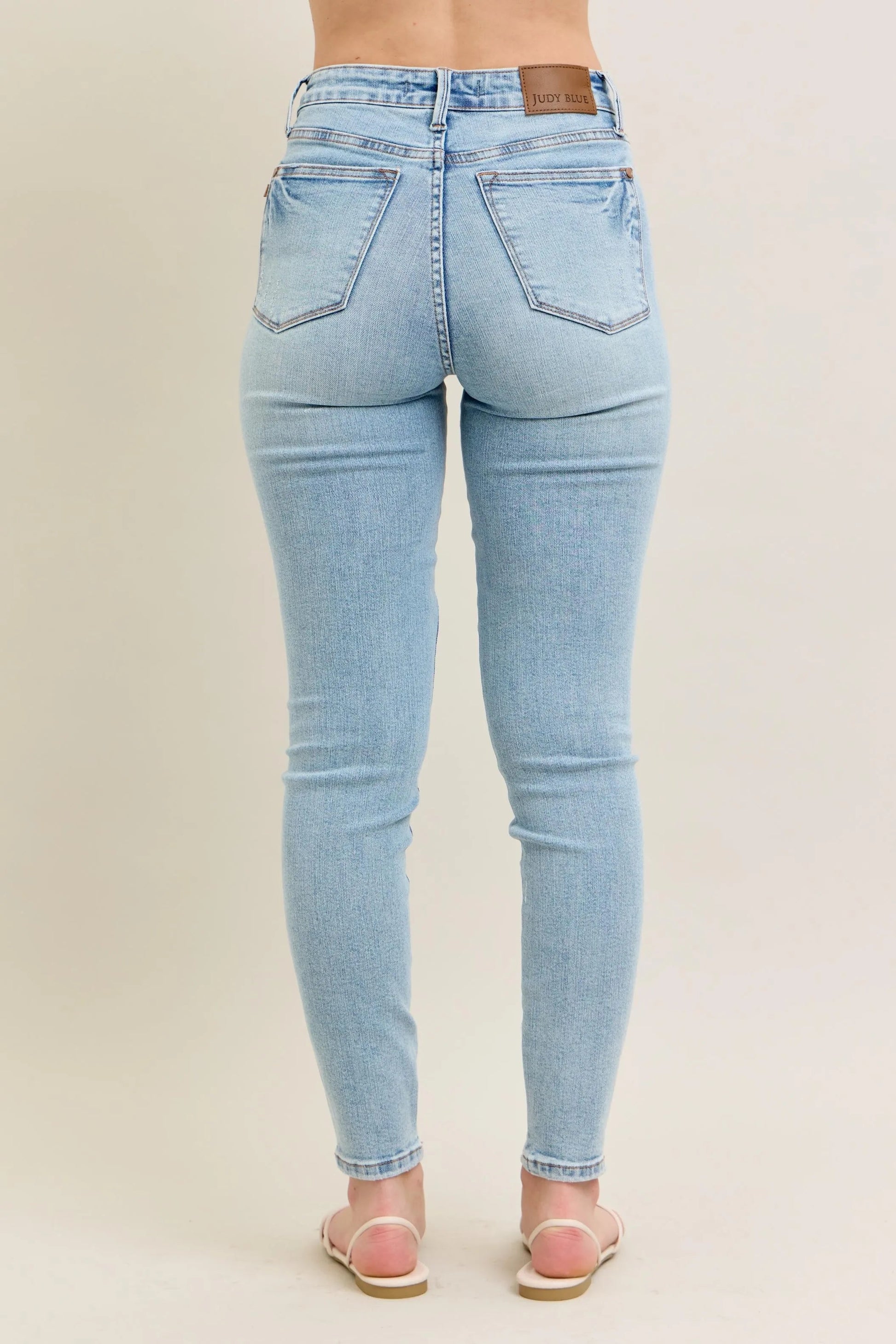 Judy Blue - High Rise Skinny Jeans in Light Blue Wash