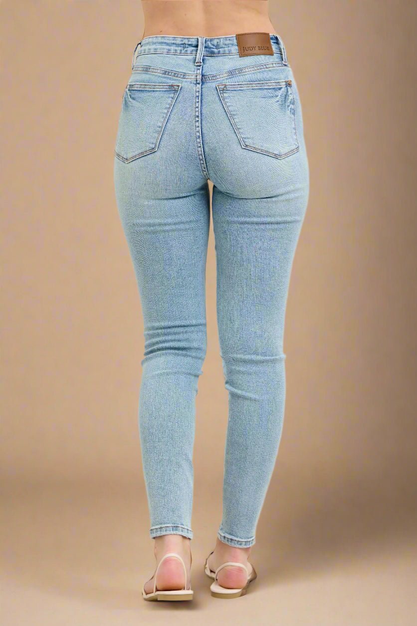 Judy Blue - High Rise Skinny Jeans in Light Blue Wash