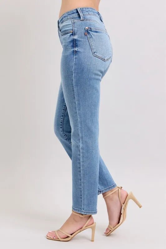 Judy Blue - High Rise Slim Straight Jeans in Light Wash
