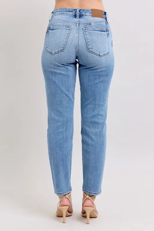 Judy Blue - High Rise Slim Straight Jeans in Light Wash