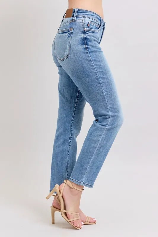 Judy Blue - High Rise Slim Straight Jeans in Light Wash