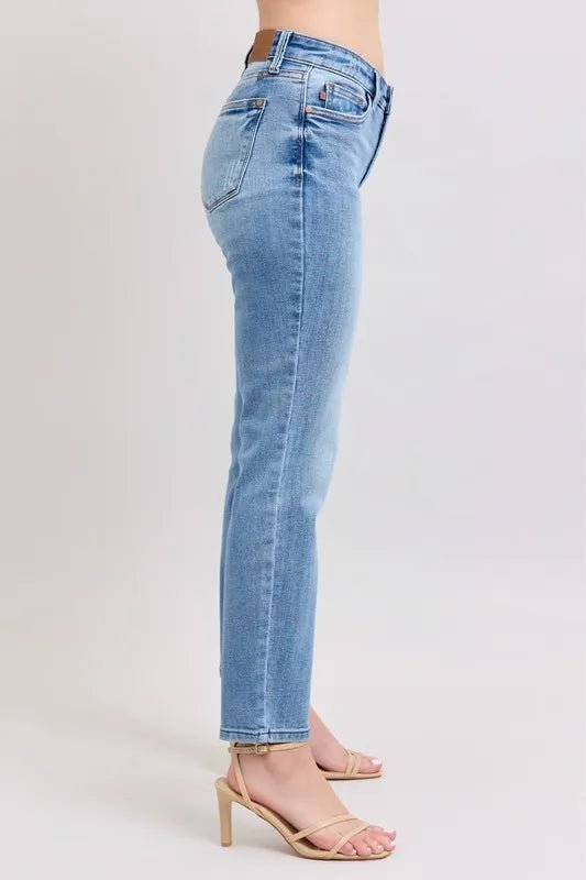 Judy Blue - High Rise Slim Straight Jeans in Light Wash