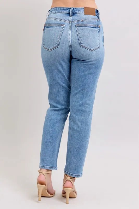 Judy Blue - High Rise Slim Straight Jeans in Light Wash