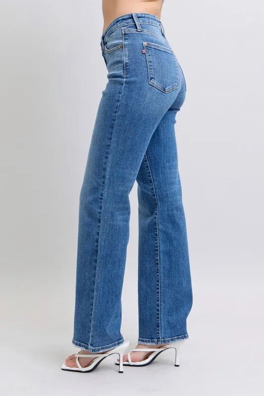 Judy Blue - High Rise Straight Jeans in Medium Wash