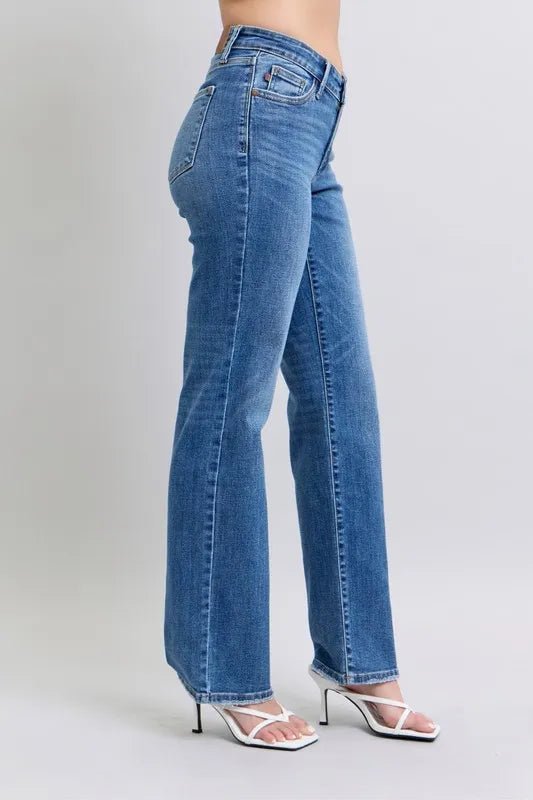 Judy Blue - High Rise Straight Jeans in Medium Wash