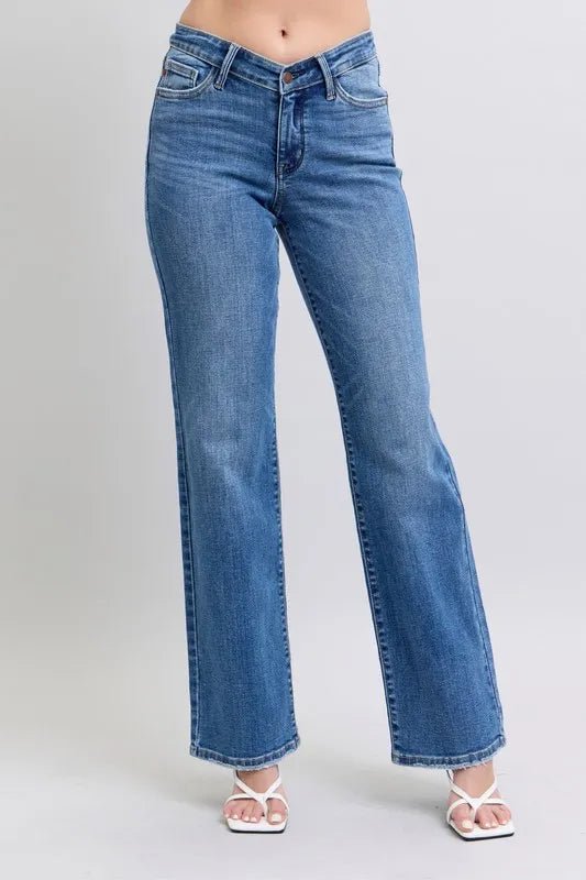 Judy Blue - High Rise Straight Jeans in Medium Wash