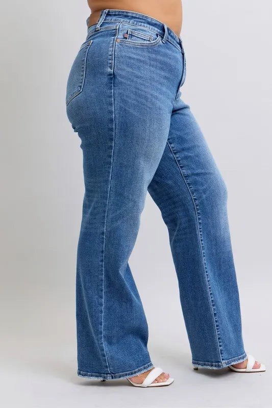 Judy Blue - High Rise Straight Jeans in Medium Wash