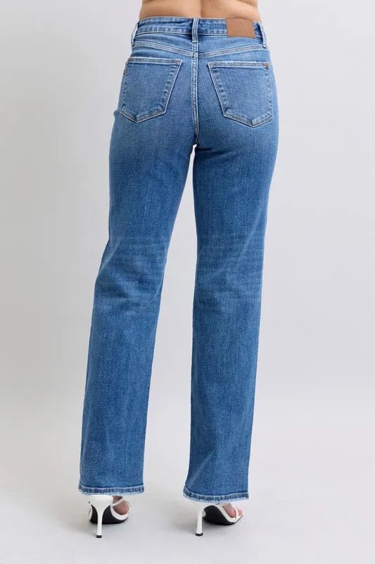 Judy Blue - High Rise Straight Jeans in Medium Wash