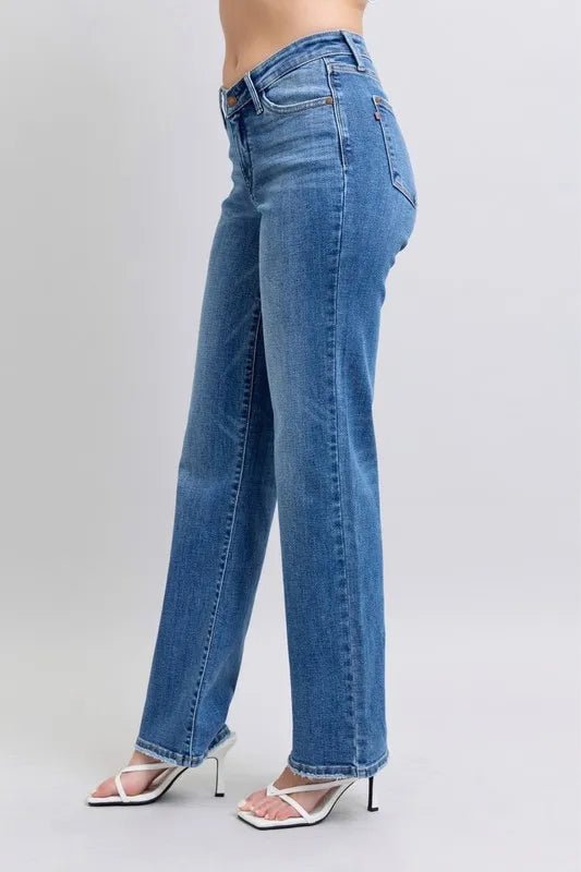 Judy Blue - High Rise Straight Jeans in Medium Wash