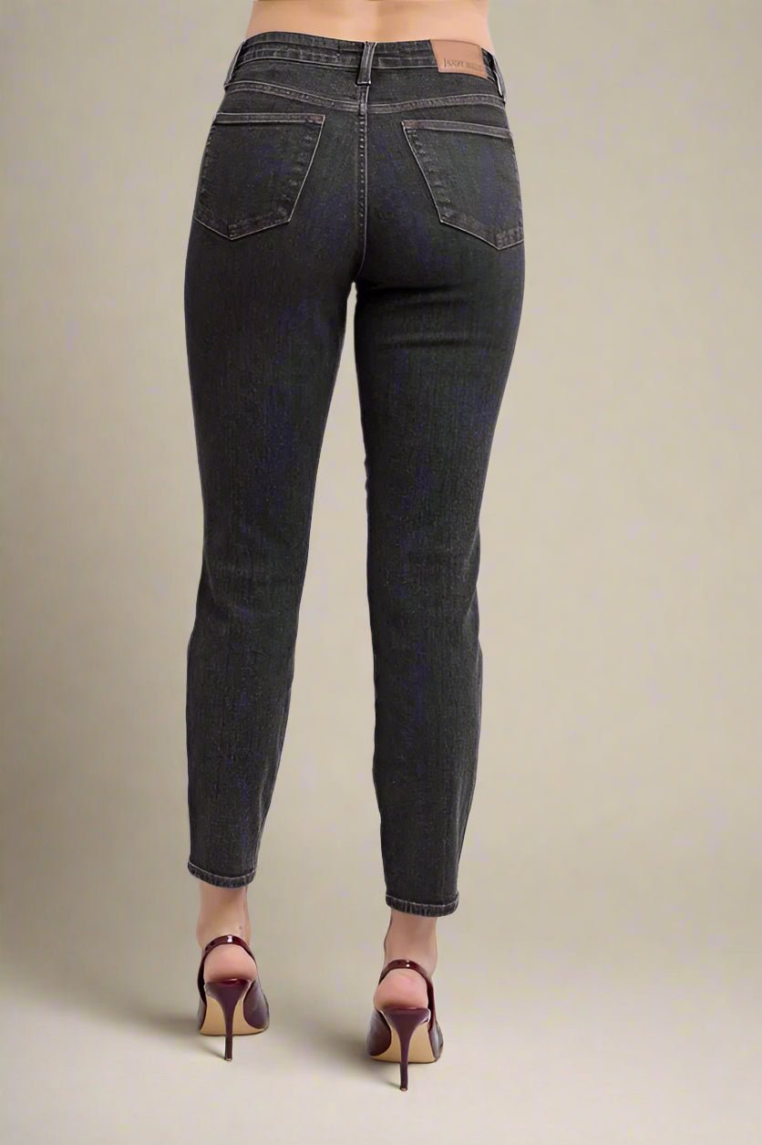 Judy Blue - High Rise Straight Leg Jeans in Faded Black Wash