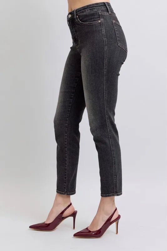 Judy Blue - High Rise Straight Leg Jeans in Faded Black Wash