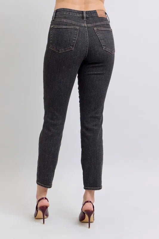 Judy Blue - High Rise Straight Leg Jeans in Faded Black Wash