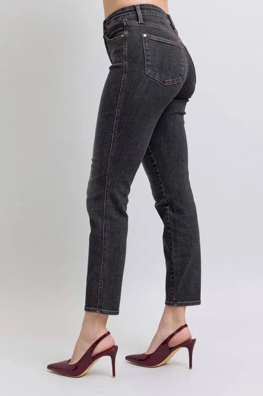 Judy Blue - High Rise Straight Leg Jeans in Faded Black Wash