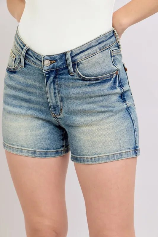 Judy Blue - High Rise Stretch Denim Shorts – Light Vintage Wash