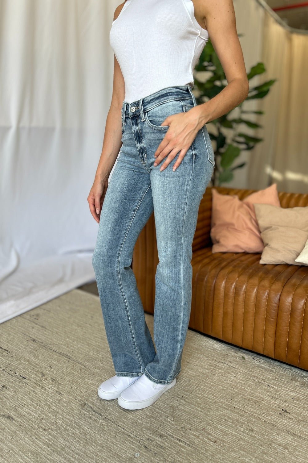 Judy Blue - Light Wash Medium Rise Bootcut Jeans