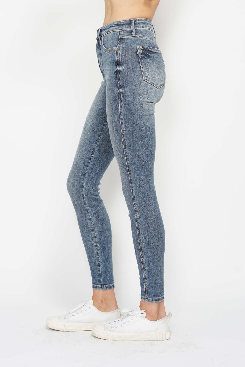 Judy Blue - Medium Wash Tummy Control Skinny Jeans