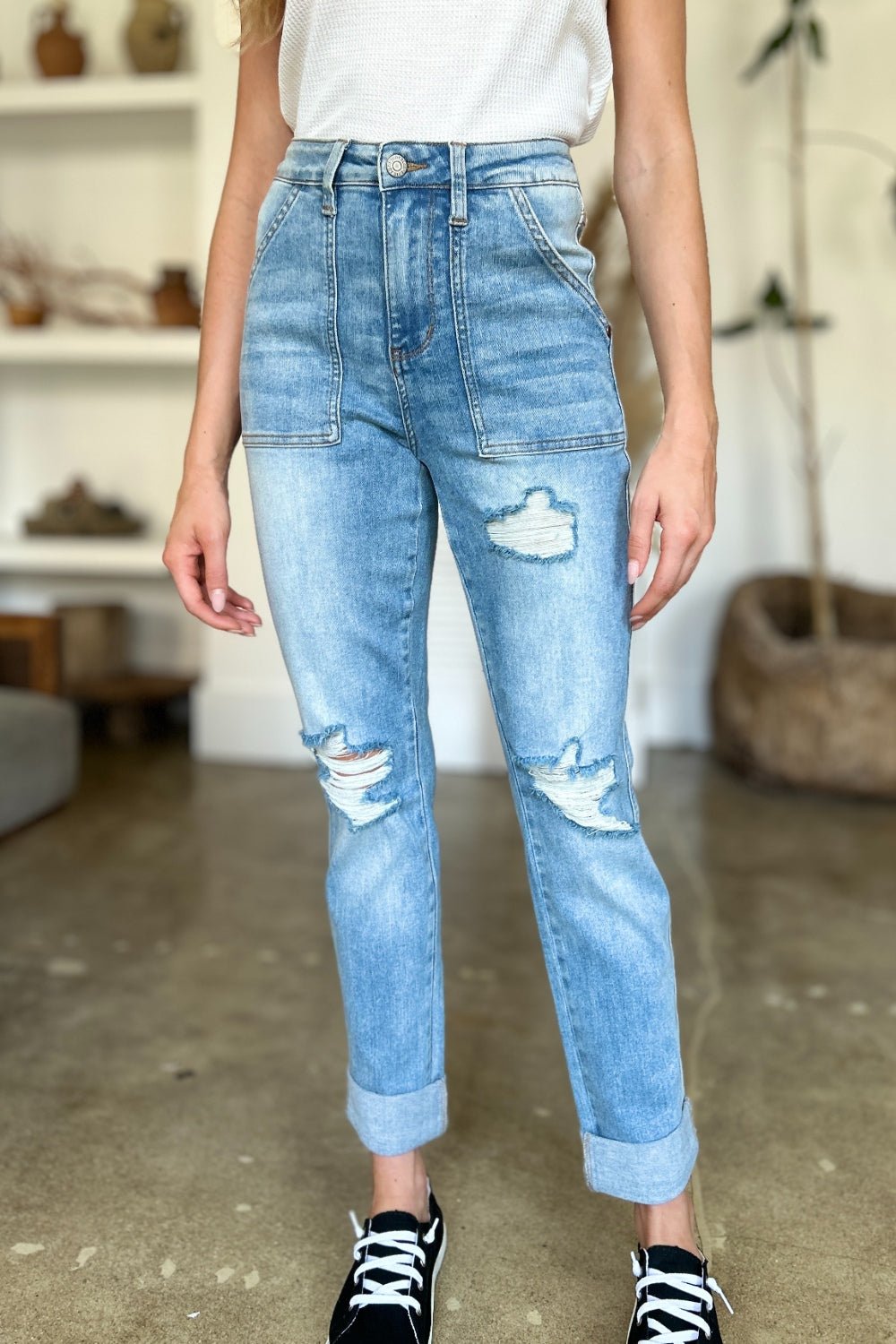 Judy BlueMedium Wash Distressed Straight Leg Jeans with Patch Pockets