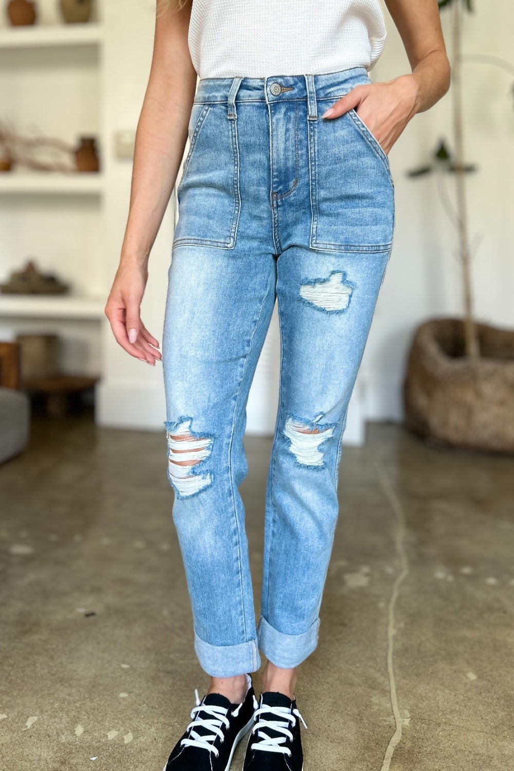 Judy BlueMedium Wash Distressed Straight Leg Jeans with Patch Pockets