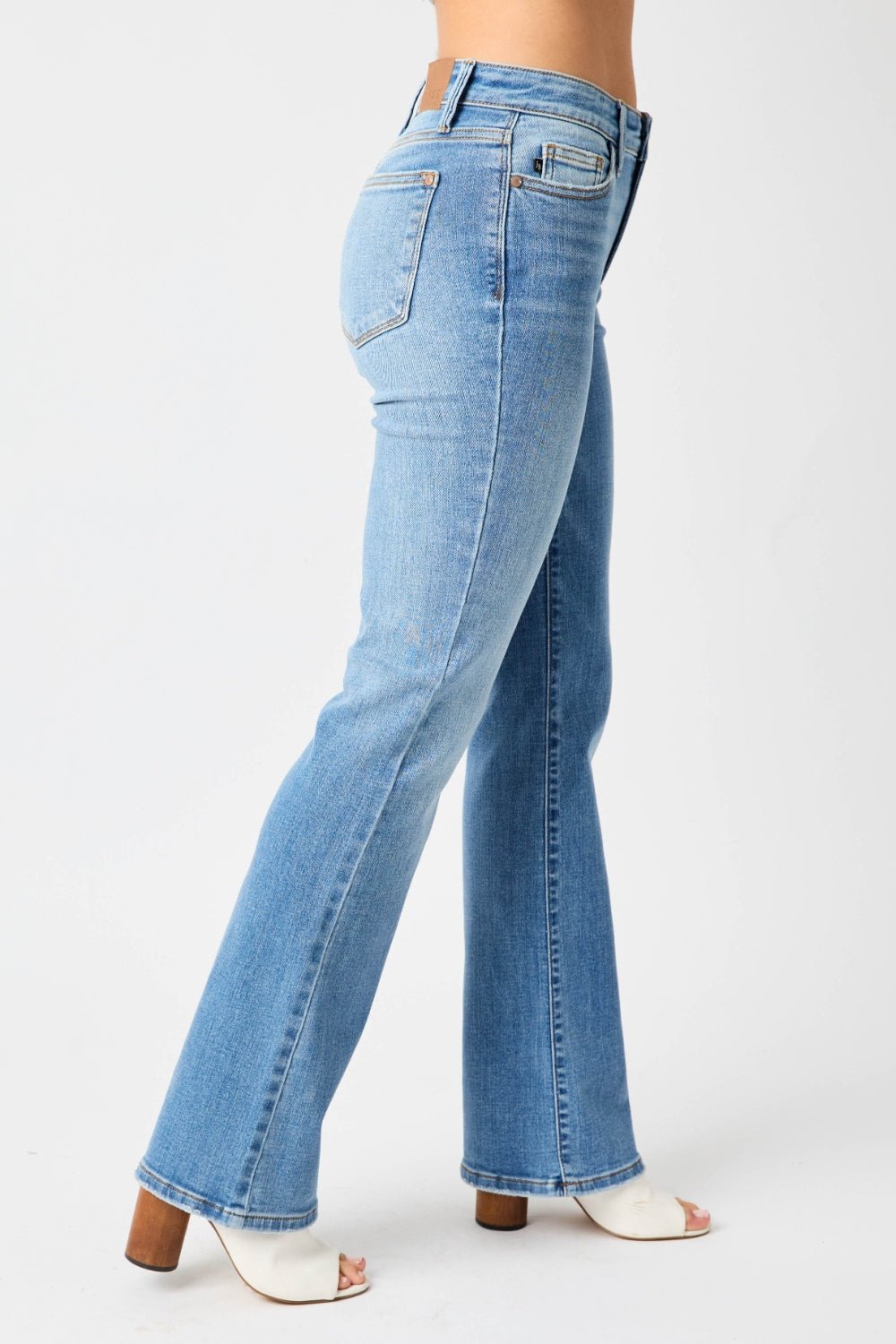 Judy BlueMedium Wash Mid - Rise Straight Leg Jeans