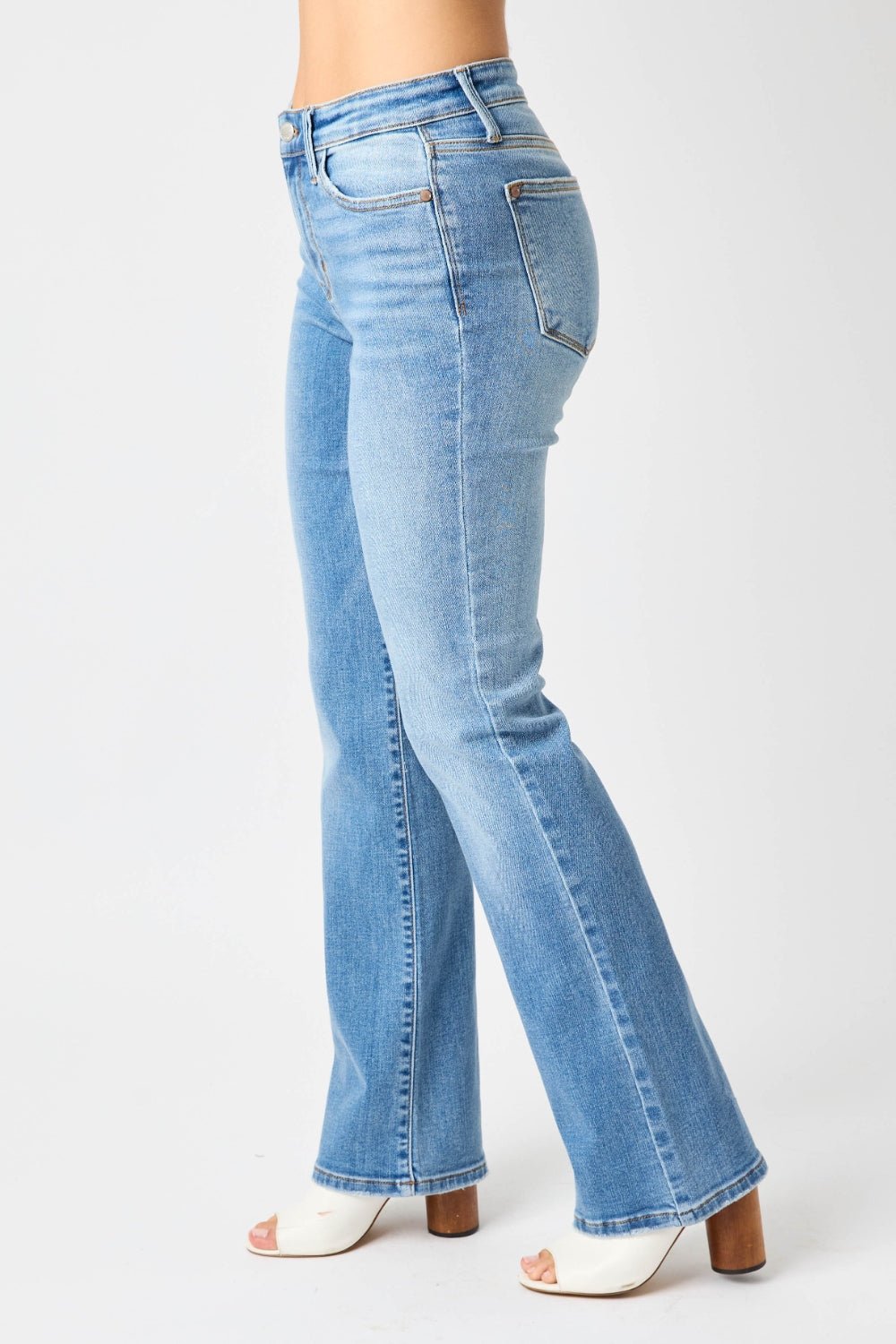 Judy BlueMedium Wash Mid - Rise Straight Leg Jeans